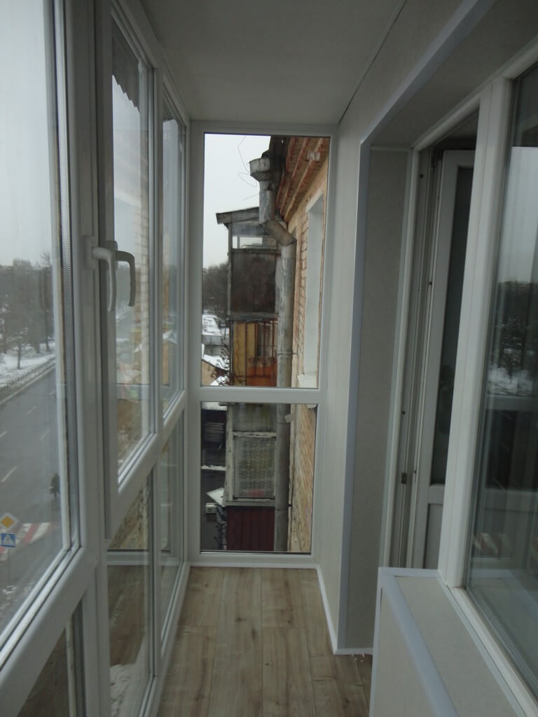 Фото Французский балкон с крышей под ключ Чернигов Мира 06