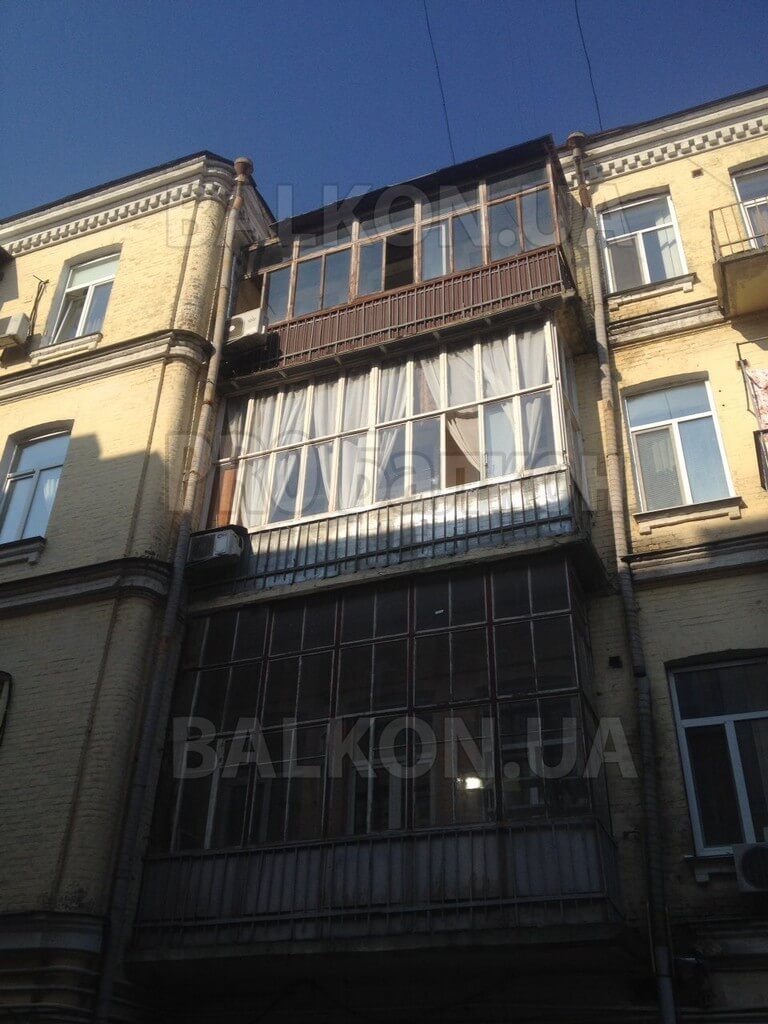 ФотоФранцузский балкон с крышей под ключ Киев Спасская 03
