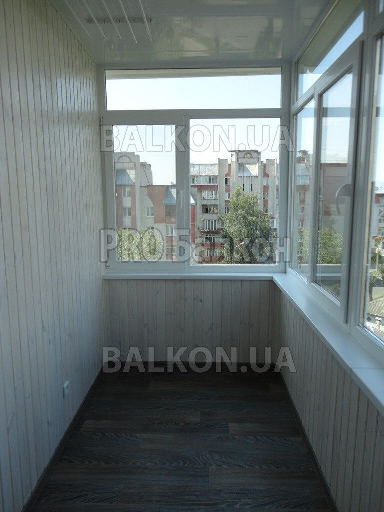 Внутренняя обшивка балкона Чернигов Хлебопекарская фото 01