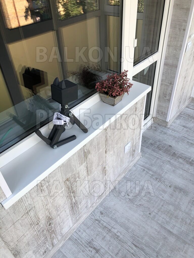 ФотоФранцузский балкон с выносом по полу. Киев, Белрогодская 10 11