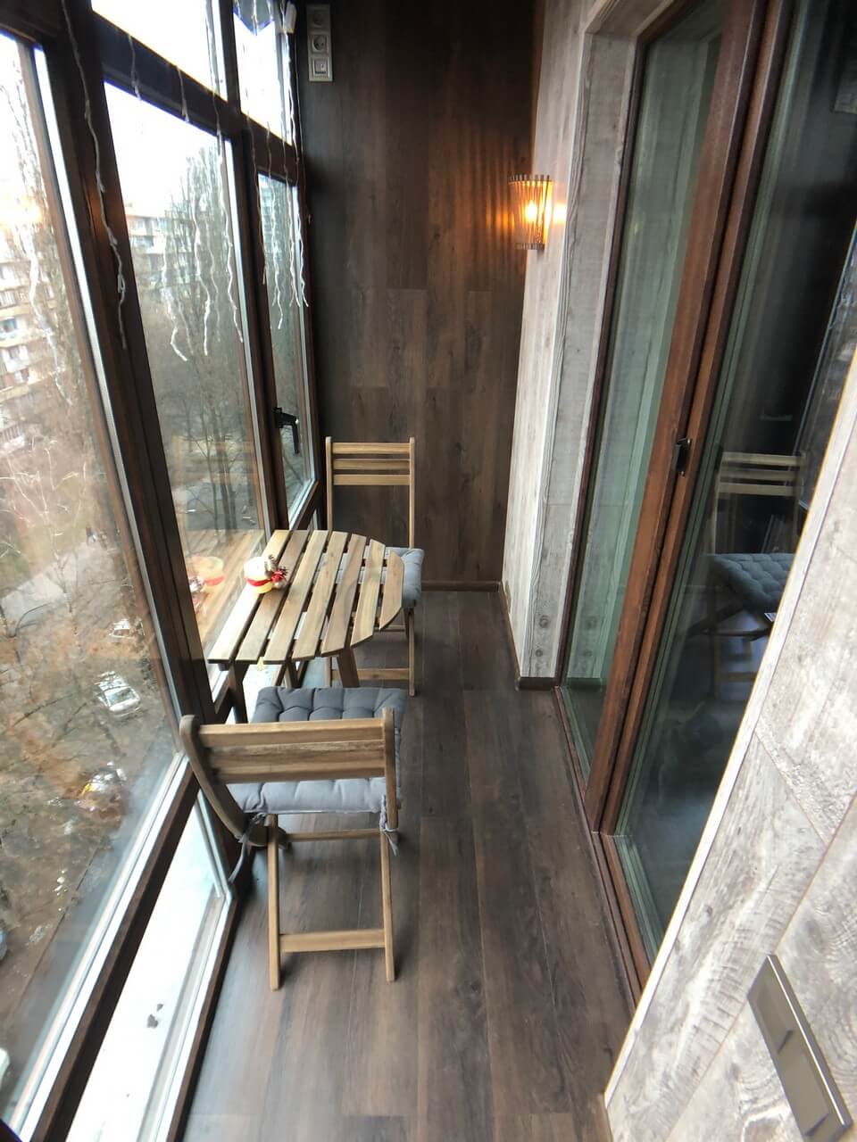 Французский балкон с отделкой ламинат в чешке. Киев, ул. Зодчих, 40 12