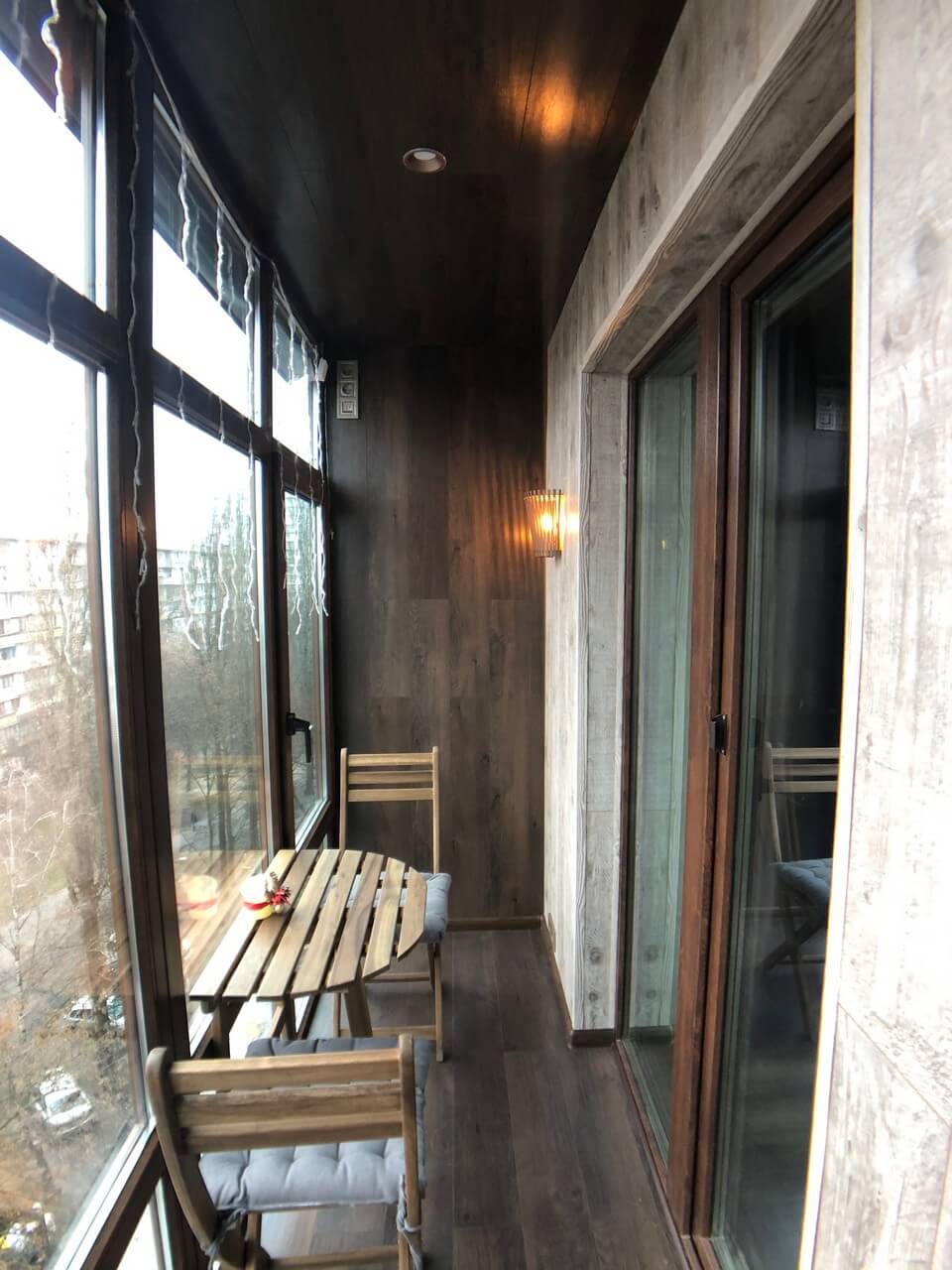 Французский балкон с отделкой ламинат в чешке. Киев, ул. Зодчих, 40 13