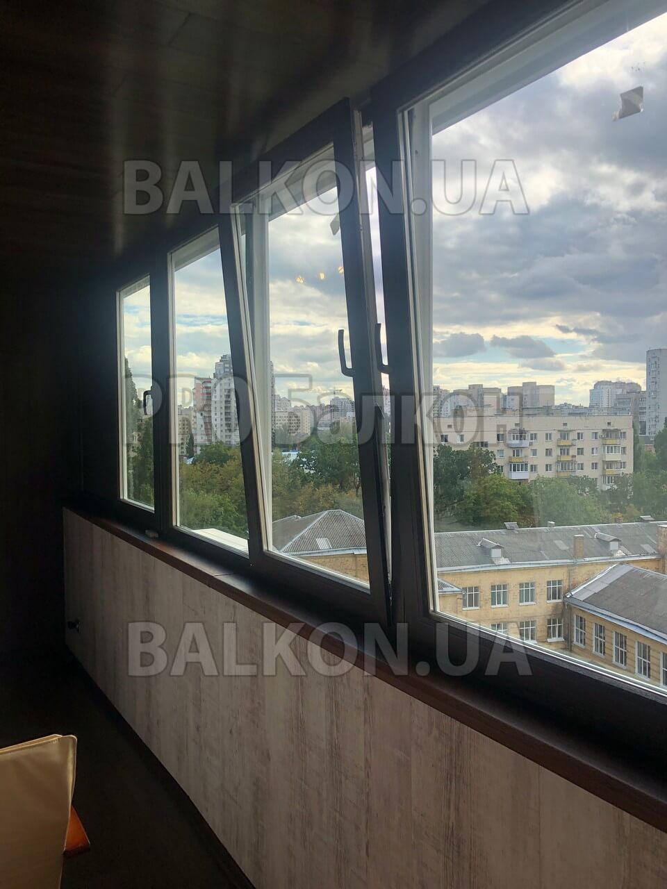 Остекление и Внутренняя отделка балкона ламинат. Киев, Янгеля 4 21