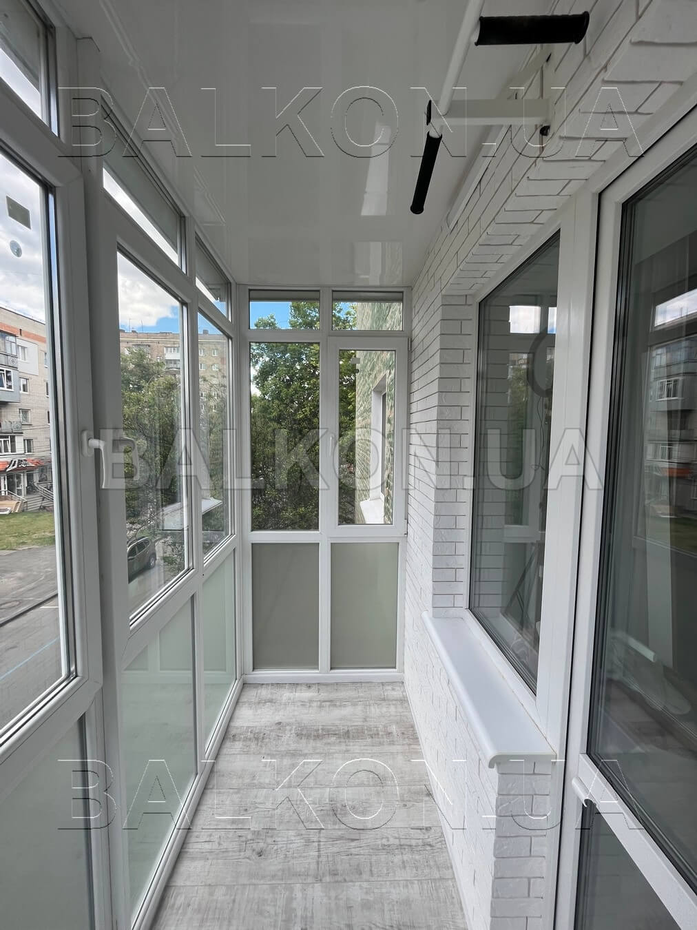 Ремонт французского балкона с расширением в Киеве 06